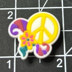 🎯10/10.00🎯Colorful Peace Sign Shoe Charm